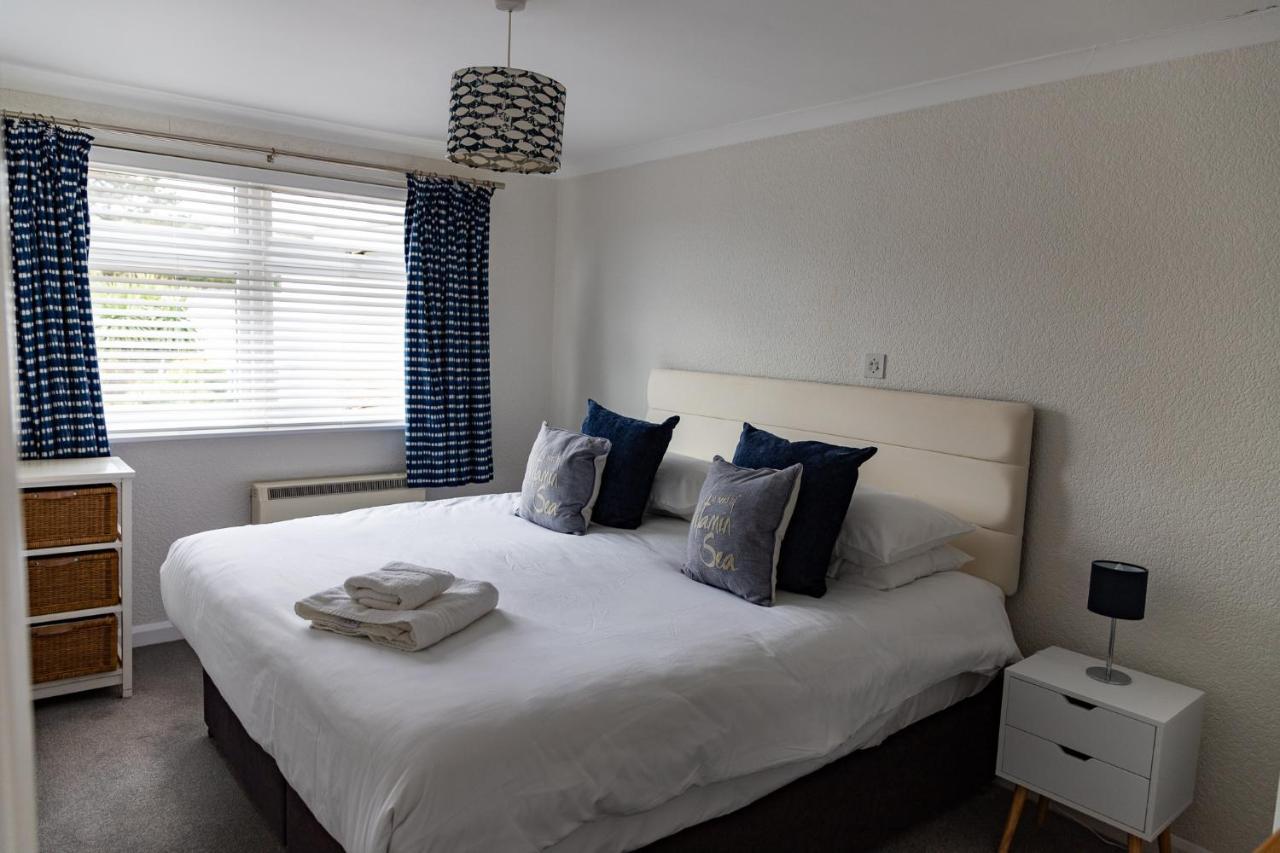 1 Chatsworth Riverscape Apartments - Riverview Apartment In Great Location With Free Parking Overlooking The Gannel Just A Short Walk From Newquays Incredible Beaches And Local Amenities นิวคีย์ ภายนอก รูปภาพ